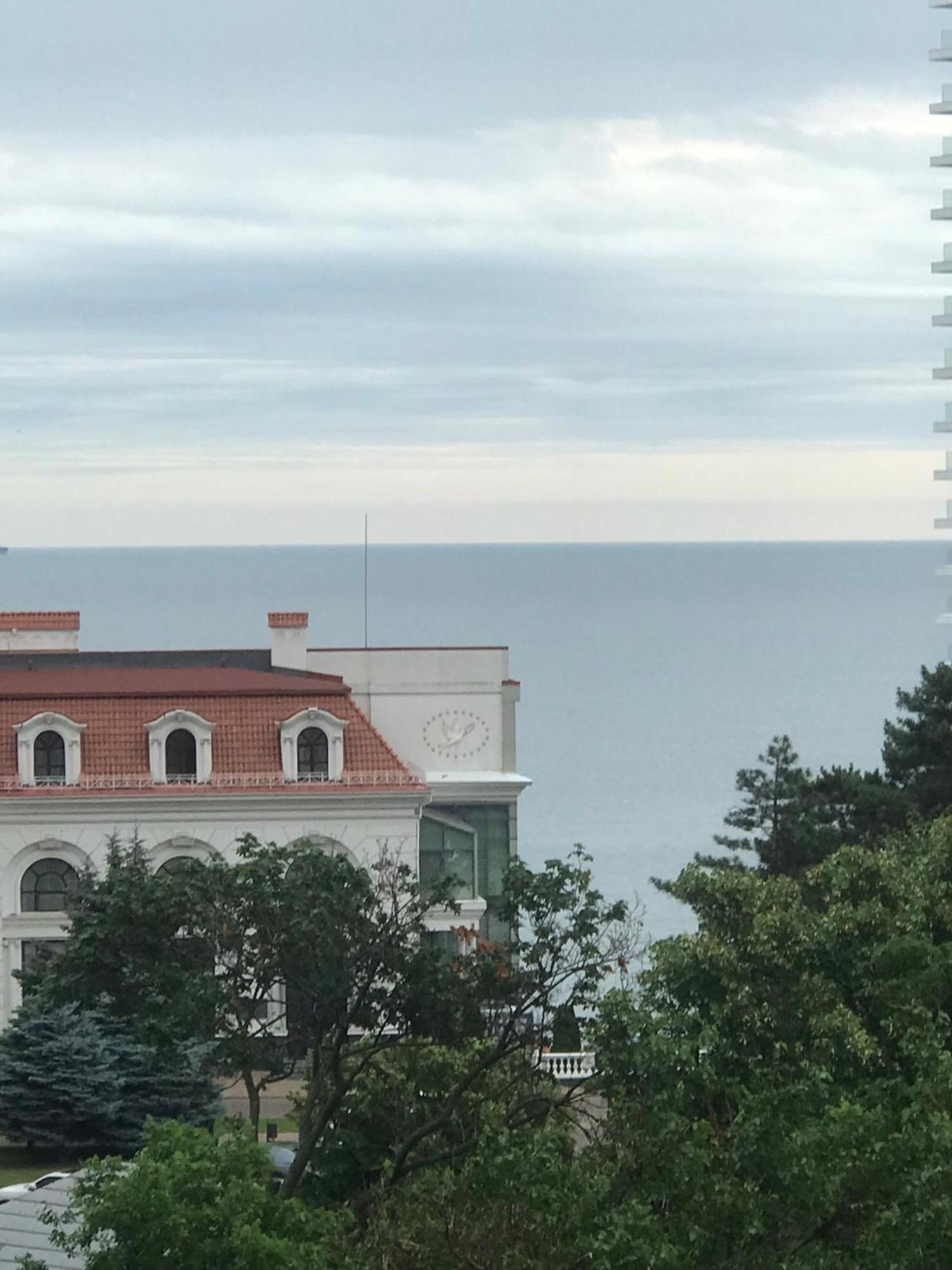 Спальня-Студия С Видом На Море И Парк Odesa Exterior photo